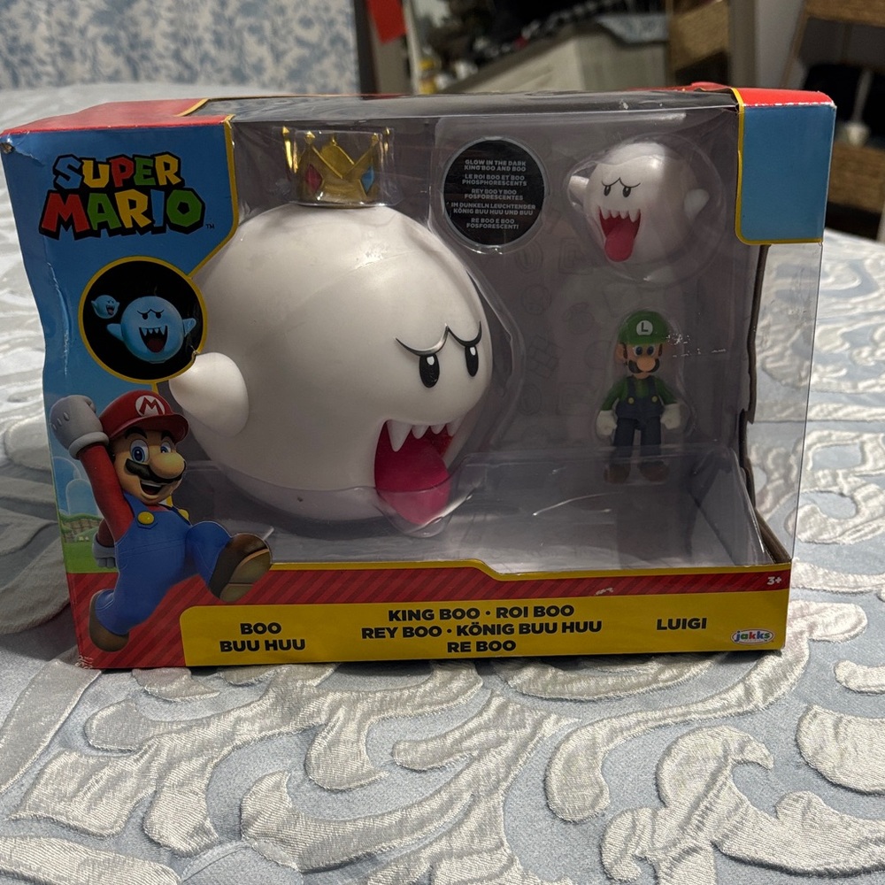 Super Mario King Boo and Luigi Figure Set